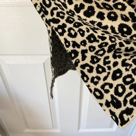 JOA Leopard Print Sweater Skirt - Picture 4 of 6